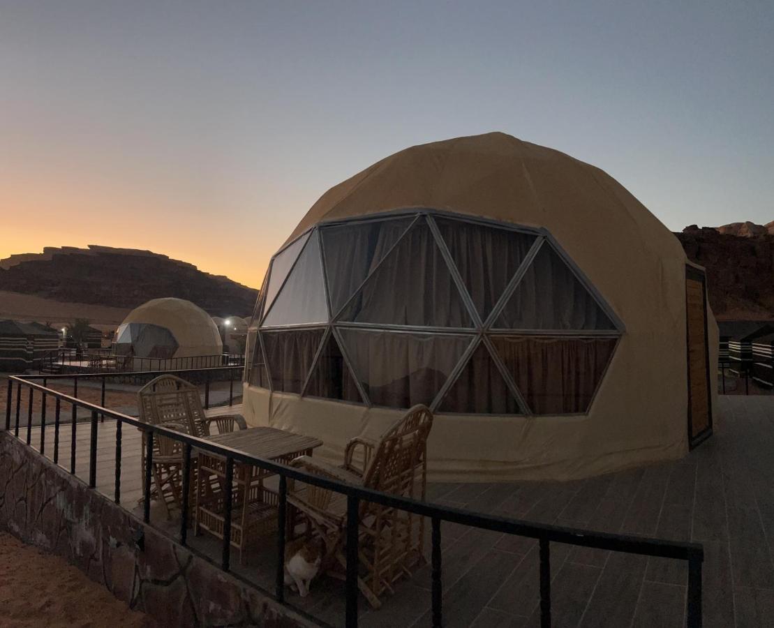 Magic Mountain Camp Apartman Rum vádi Kültér fotó