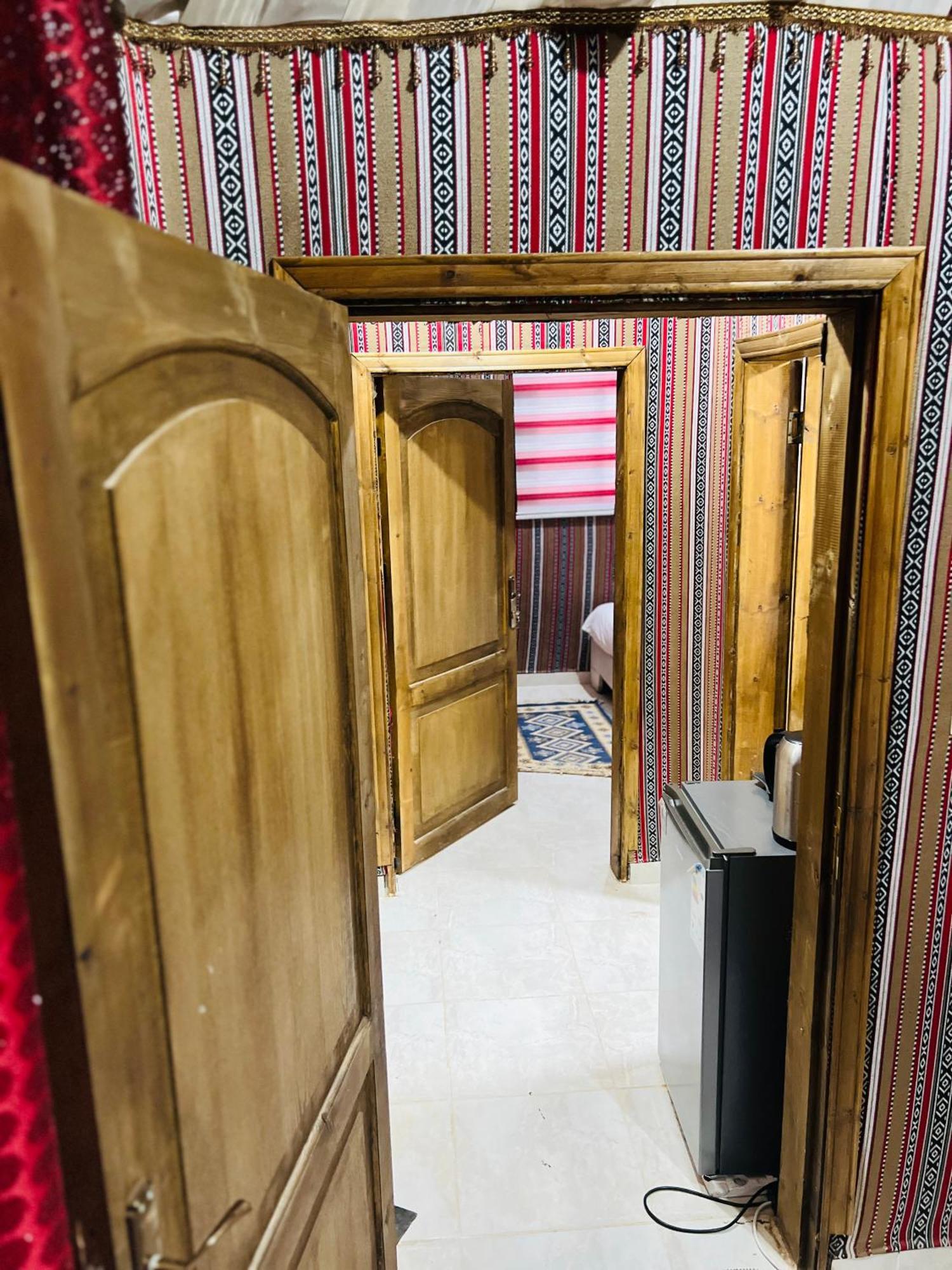 Magic Mountain Camp Apartman Rum vádi Kültér fotó
