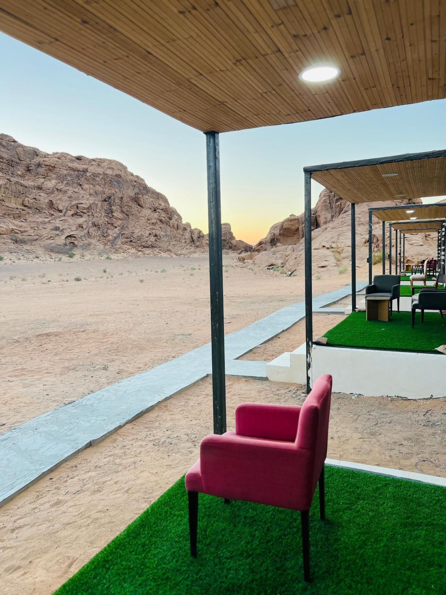 Magic Mountain Camp Apartman Rum vádi Kültér fotó