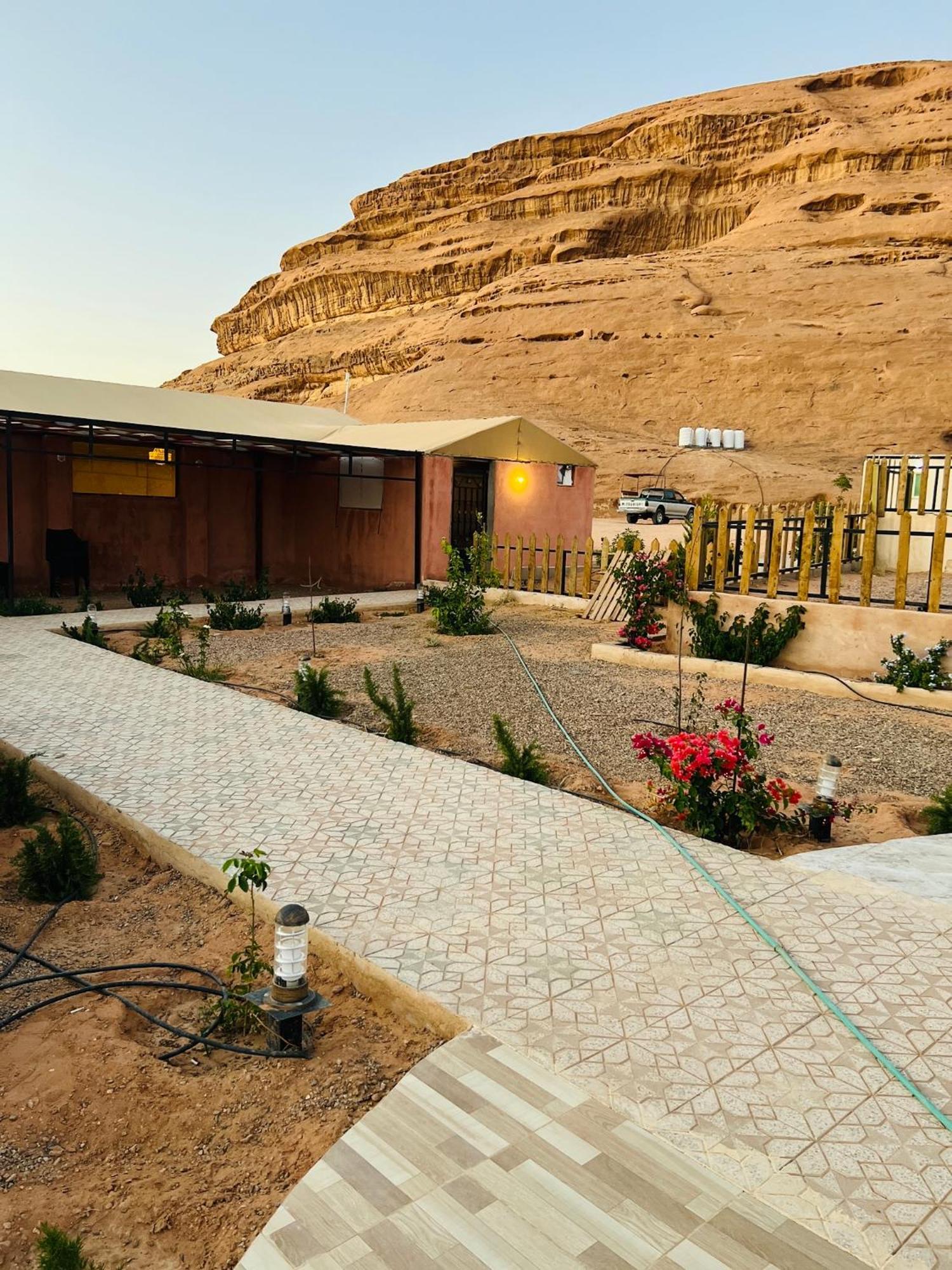 Magic Mountain Camp Apartman Rum vádi Kültér fotó